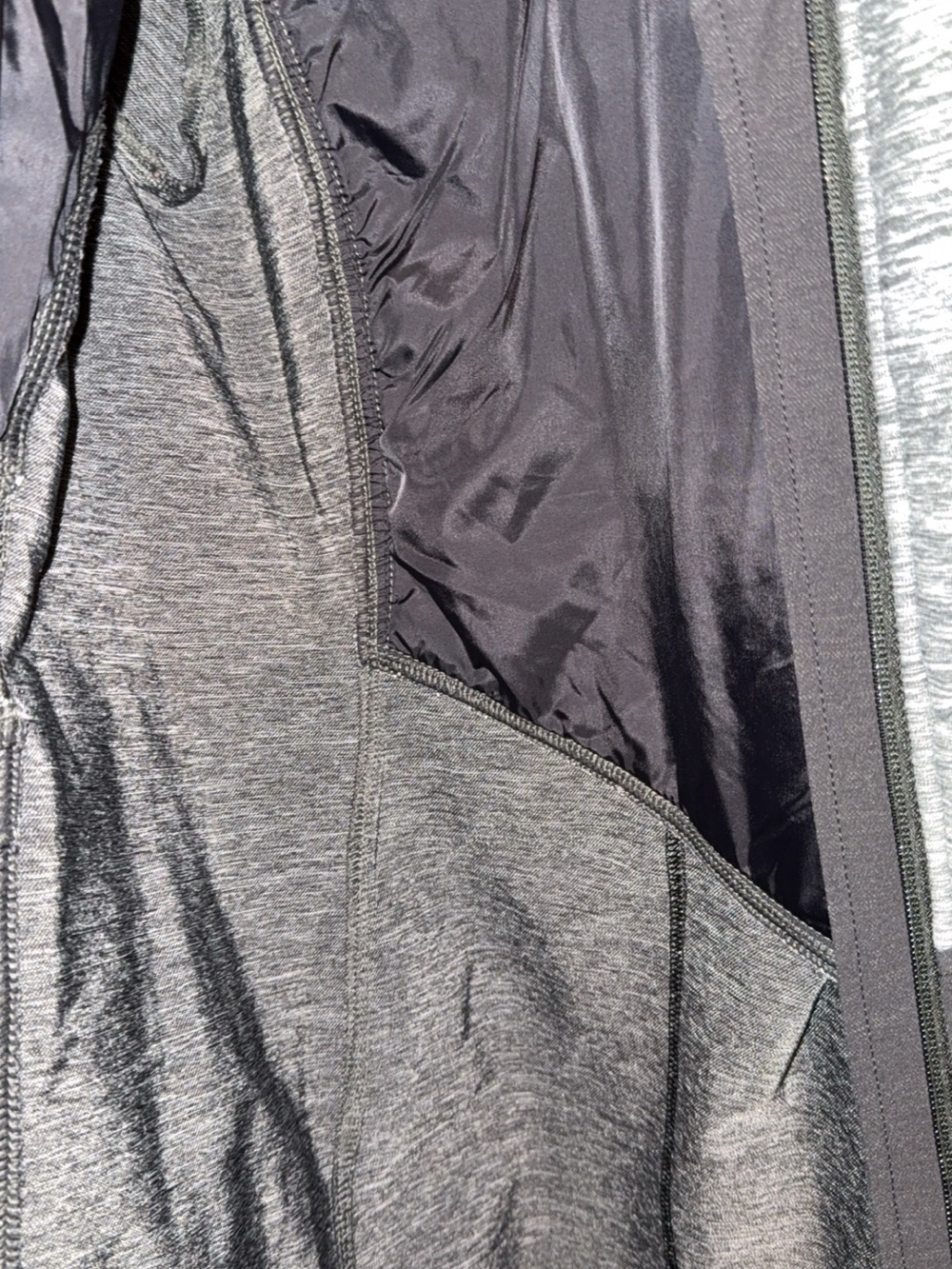 The North Face Women's Gray & Black Ski/Snow Jacket - Picture 5 of 7